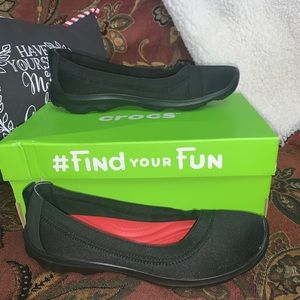 Size 9 Crocs Duet busy day stretch collection nwot